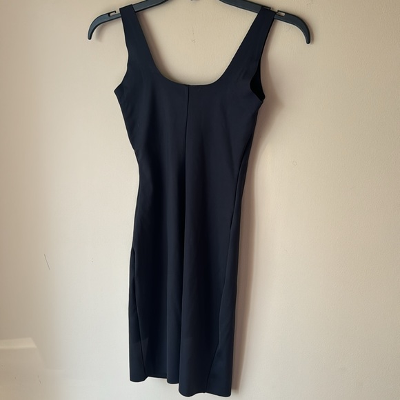 SKIMS Tank Scoop Neck Slip Dress - Picture 5 of 8